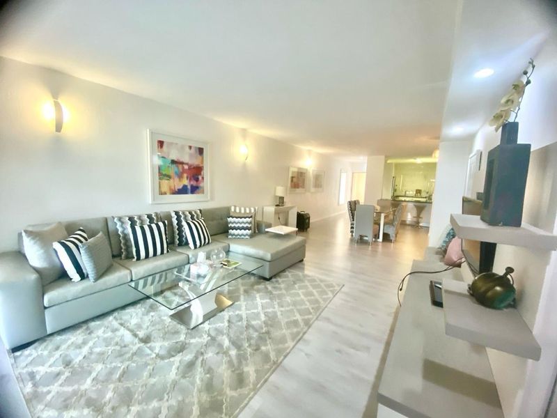 2 Bedroom Apartment/Flat To Rent in Morningside Elite, Wealthy Suburb of Johannesburg - Photo 4