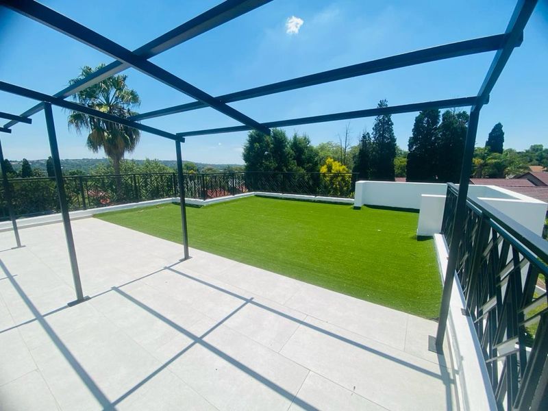 Immaculate 4 Bed En-suite Secure Home for sale in River Club - Photo 3