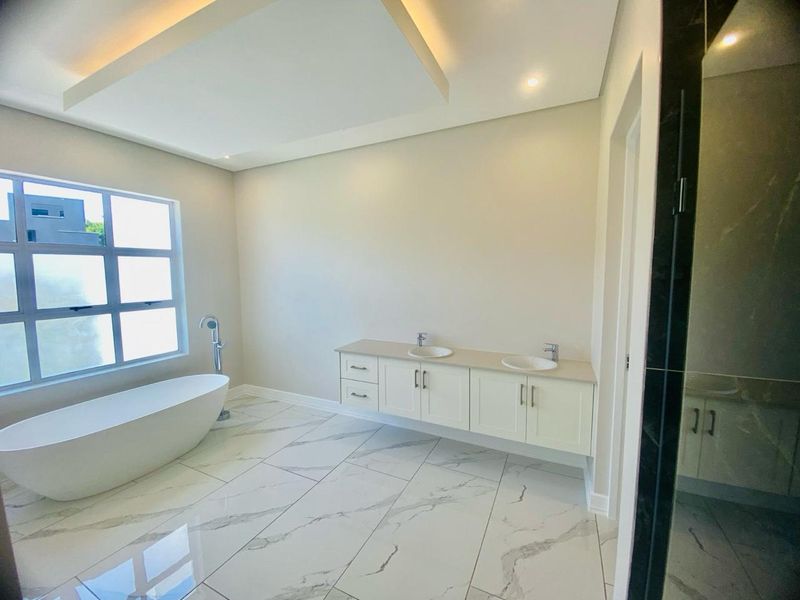 Immaculate 4 Bed En-suite Secure Home for sale in River Club - Photo 10