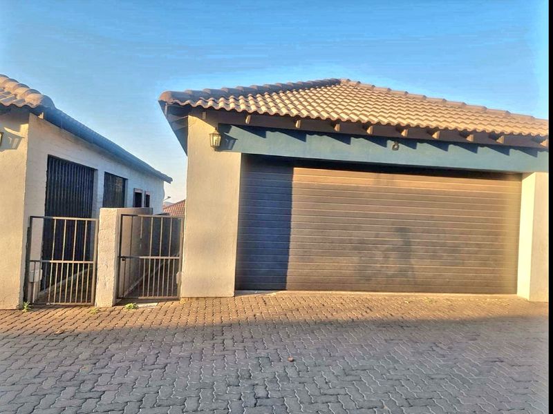 Safe and Neat - Photo 9