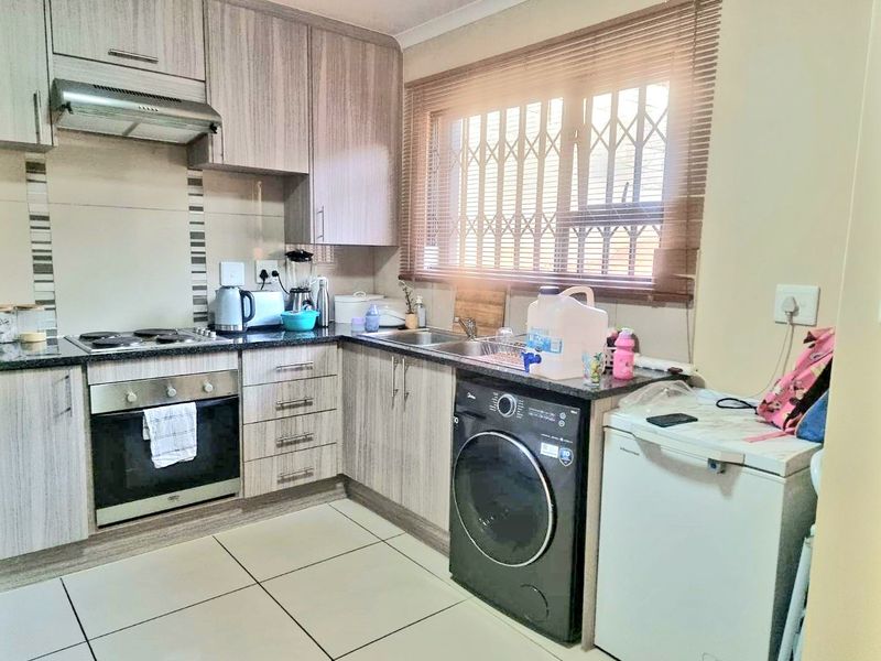 Safe and Neat - Photo 2