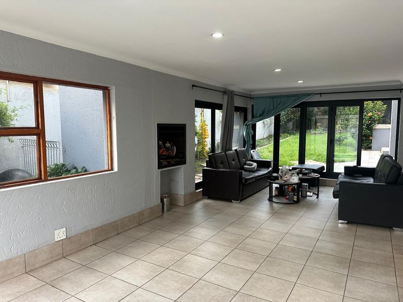Modern 5 bedroom home in secure boomed of Dowerglen X5 - Photo 3
