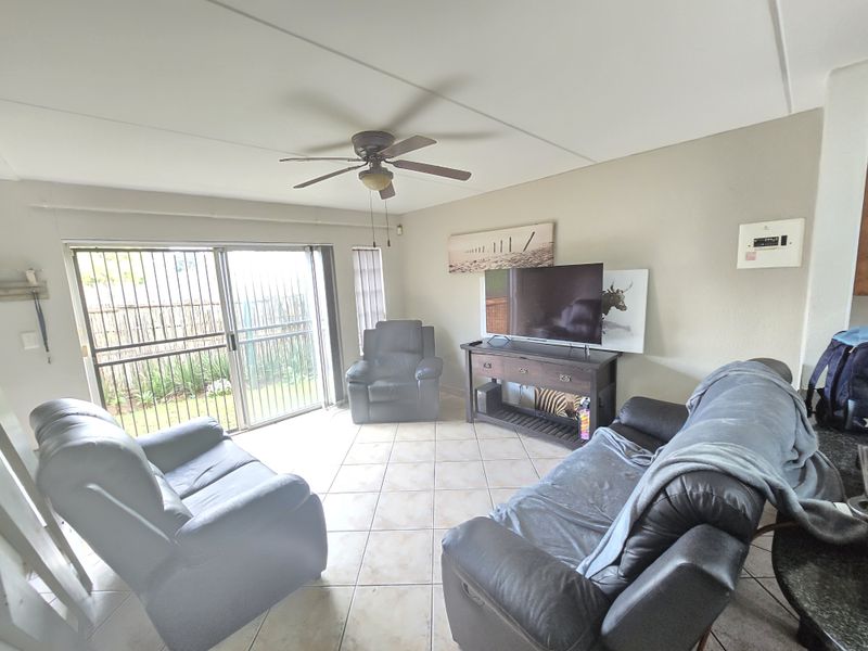 COZY  HOME - Photo 4