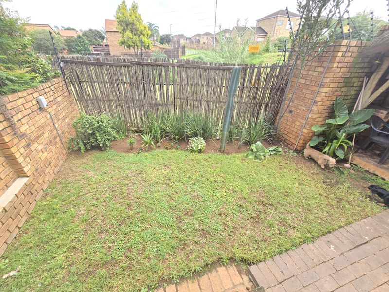 COZY  HOME - Photo 10