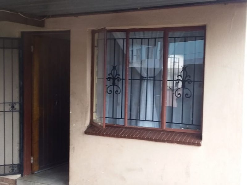 Charming bedroom Freehold for sale in Riverlea, Johannesburg—your perfect new home awaits! - Photo 9