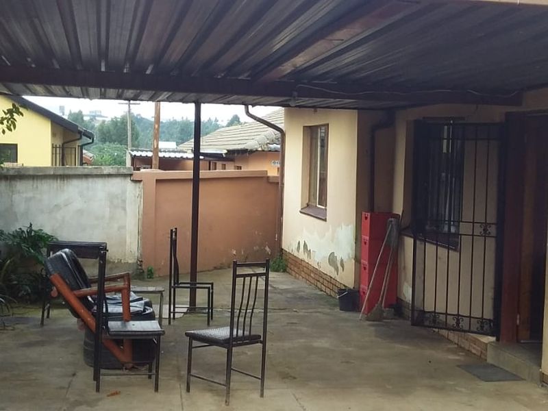 Charming bedroom Freehold for sale in Riverlea, Johannesburg—your perfect new home awaits! - Photo 8