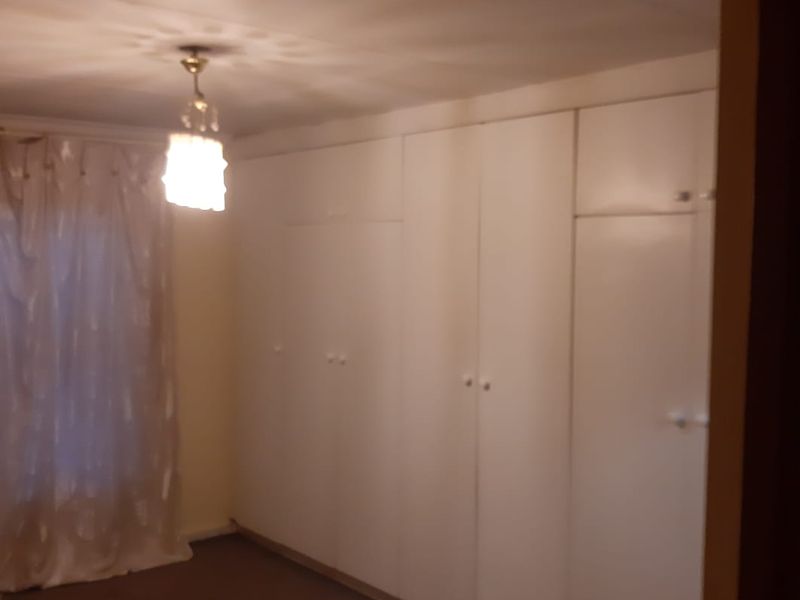 Charming bedroom Freehold for sale in Riverlea, Johannesburg—your perfect new home awaits! - Photo 4