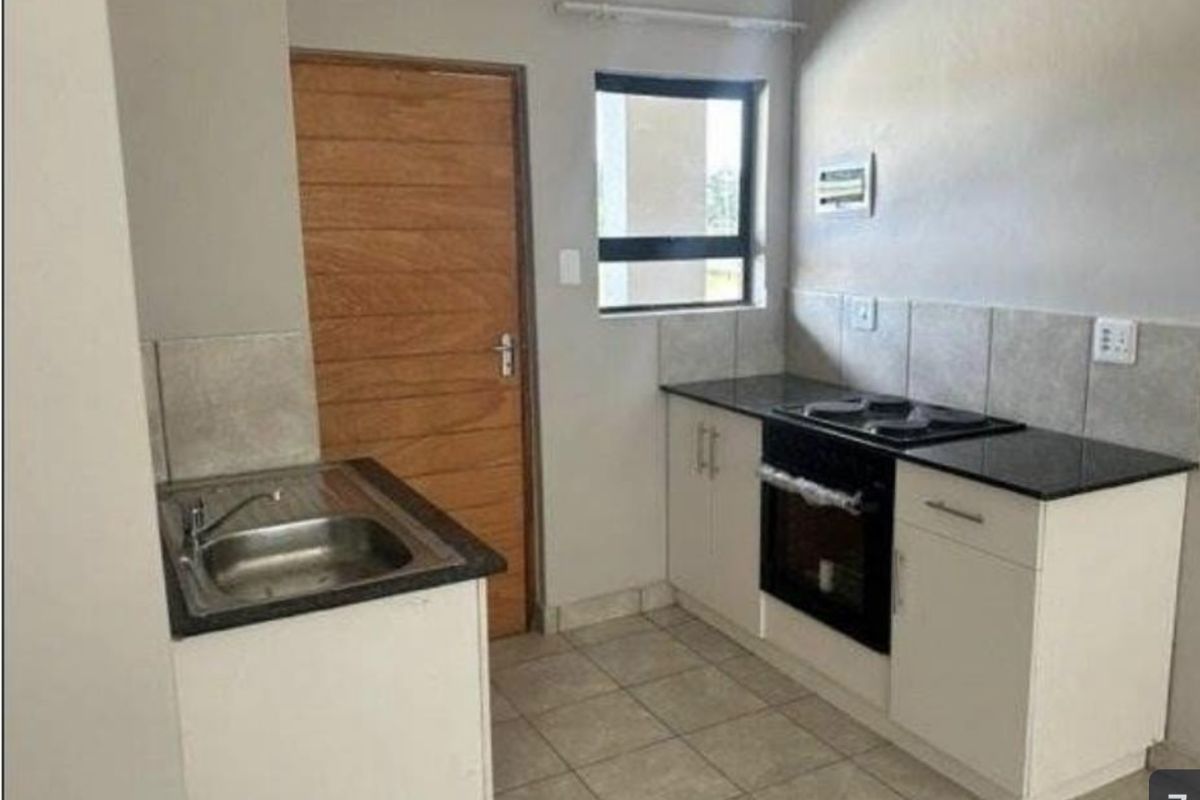 Sandy lane- Deposit required - Photo 4