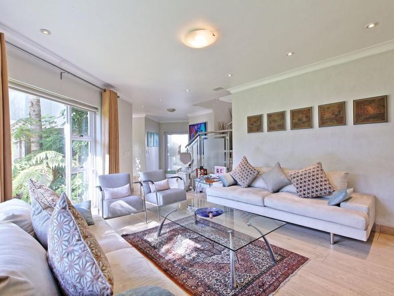 Charming 3-bedroom house in Morningside, Sandton, featuring modern amenities & a serene garden oasis - Photo 3