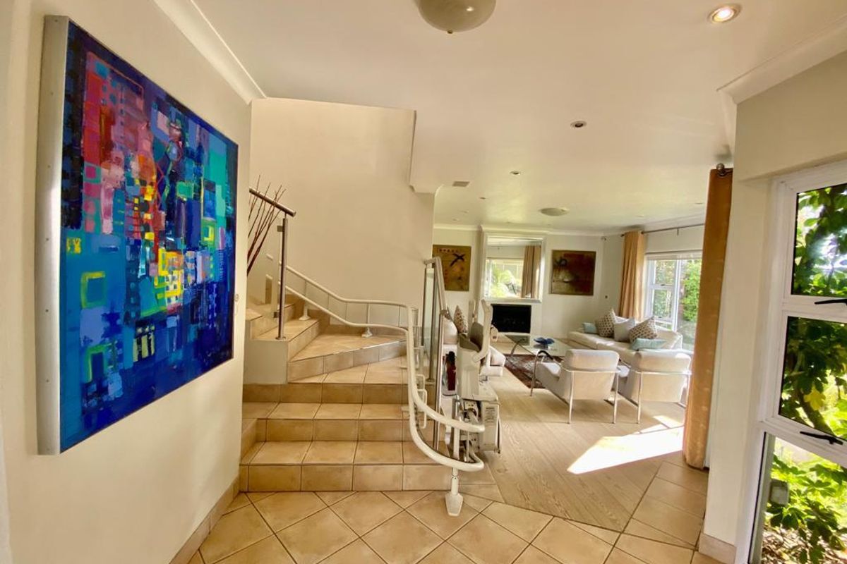 Charming 3-bedroom house in Morningside, Sandton, featuring modern amenities & a serene garden oasis - Photo 5