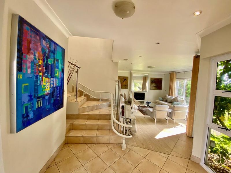 Charming 3-bedroom house in Morningside, Sandton, featuring modern amenities & a serene garden oasis - Photo 5