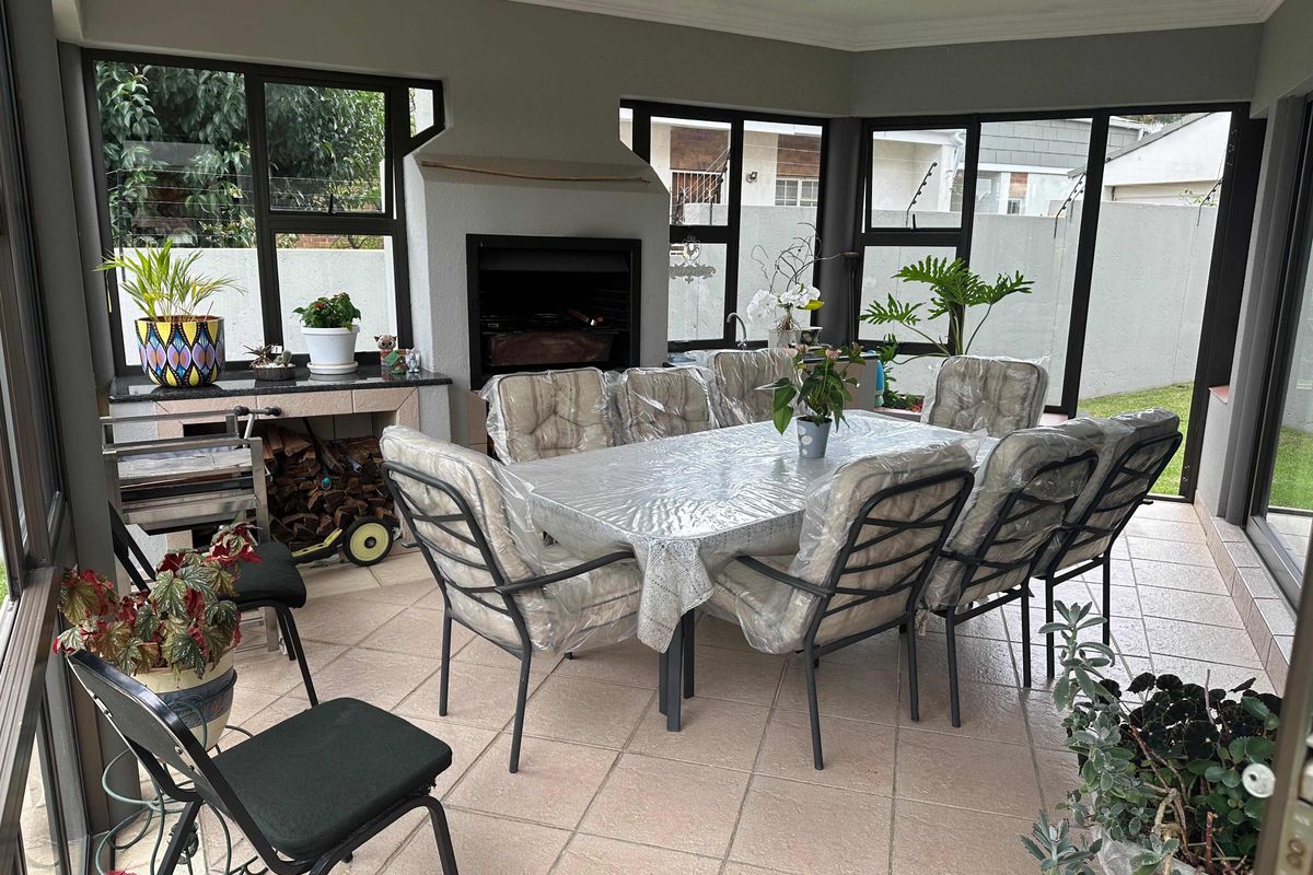 Stunning 4-bedroom home in Marais Steyn Park, Edenvale—perfect for family living and entertaining! - Photo 4