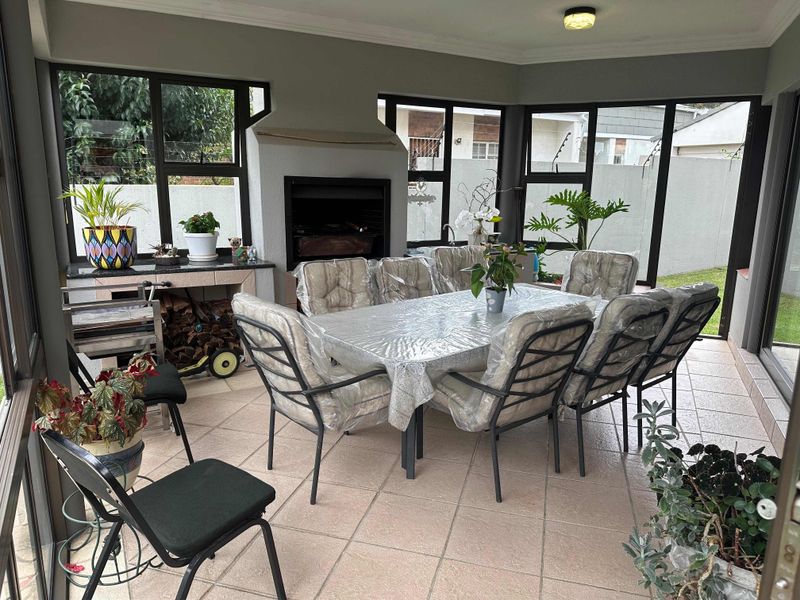 Stunning 4-bedroom home in Marais Steyn Park, Edenvale—perfect for family living and entertaining! - Photo 4