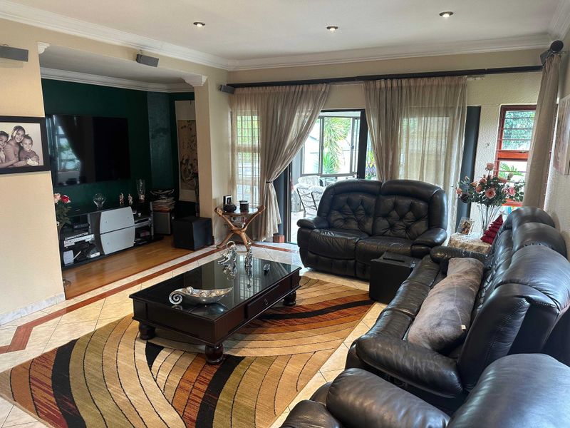 Stunning 4-bedroom home in Marais Steyn Park, Edenvale—perfect for family living and entertaining! - Photo 5