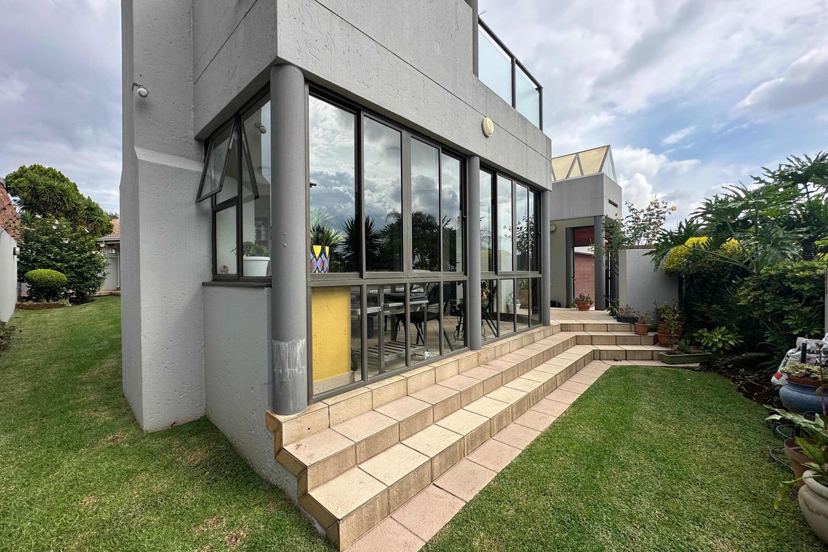 Stunning 4-bedroom home in Marais Steyn Park, Edenvale—perfect for family living and entertaining! - Photo 3