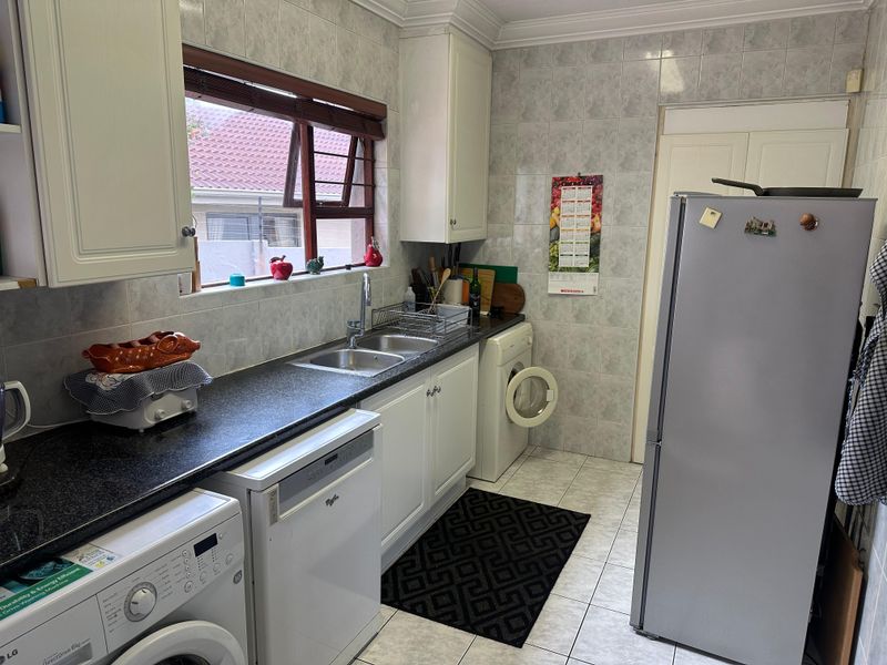 Stunning 4-bedroom home in Marais Steyn Park, Edenvale—perfect for family living and entertaining! - Photo 9