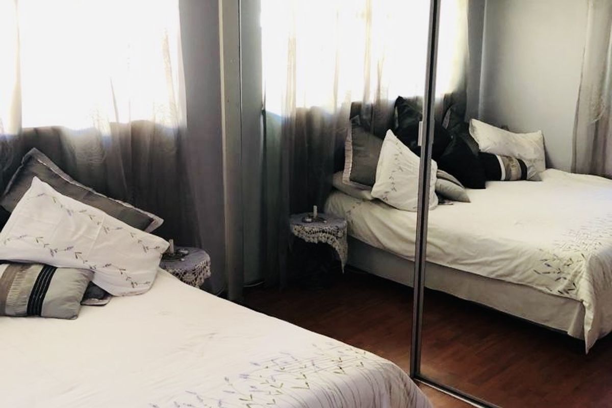 The property is well maintained and offers 4 beds, 3 baths - Photo 5