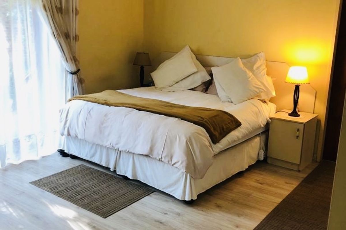 The property is well maintained and offers 4 beds, 3 baths - Photo 2