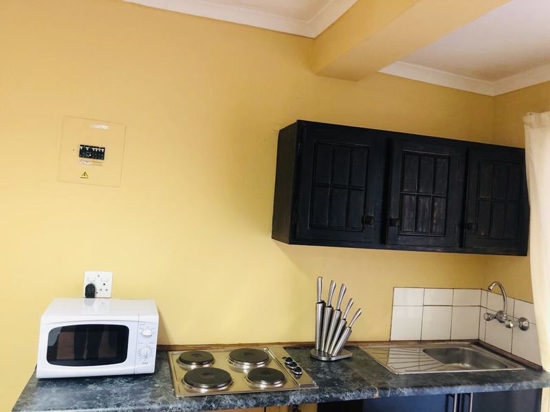 The property is well maintained and offers 4 beds, 3 baths - Photo 7