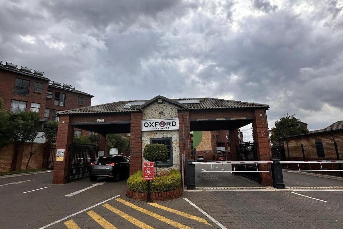 Stunning 2-bedroom apartment for sale in Montana, Pretoria—modern living with convenience and style - Photo 2