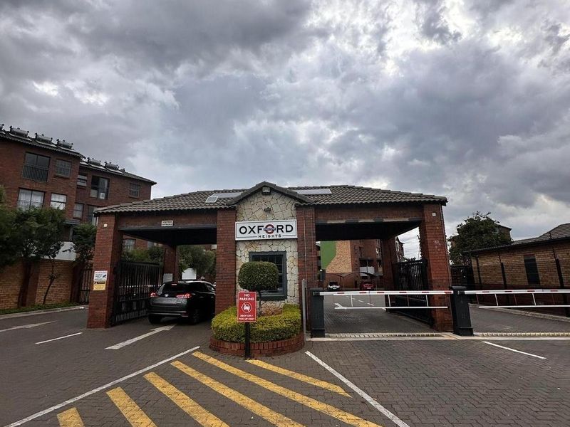 Stunning 2-bedroom apartment for sale in Montana, Pretoria—modern living with convenience and style - Photo 2