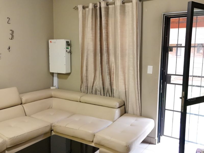 Stunning 2-bedroom apartment for sale in Montana, Pretoria—modern living with convenience and style - Photo 9