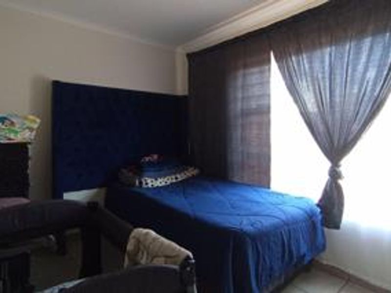 3 Bedroom Townhouse for sale in Chantelle - Photo 9