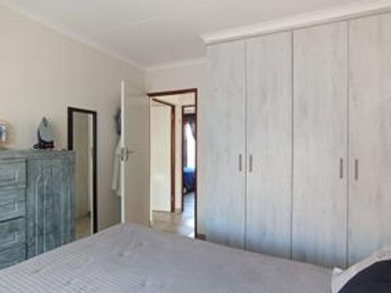 3 Bedroom Townhouse for sale in Chantelle - Photo 6