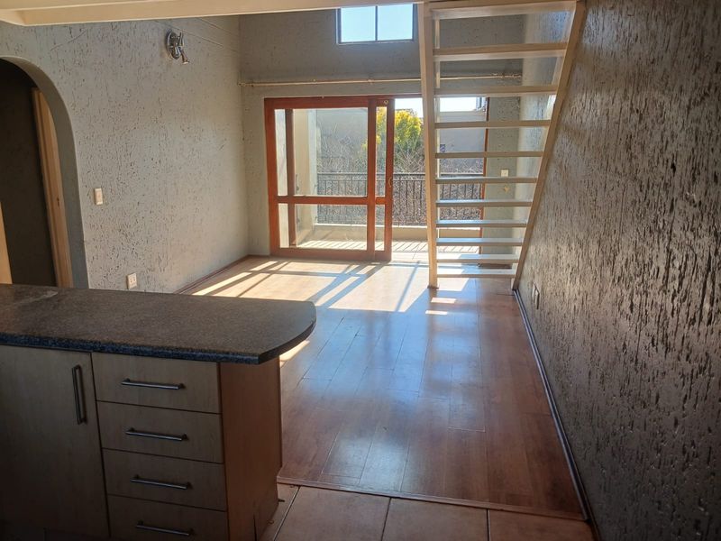 Two bedroom loft apartment - Photo 3