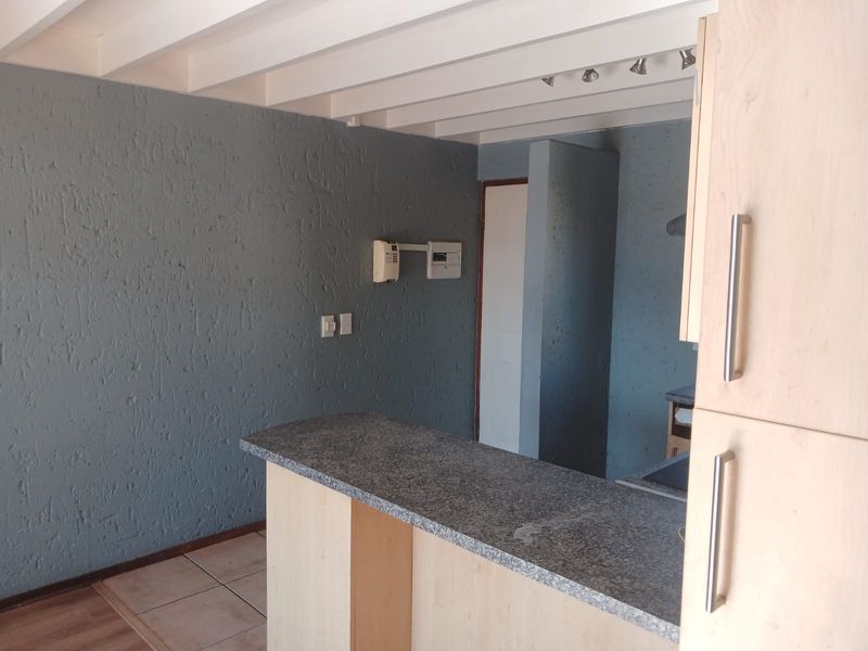 Two bedroom loft apartment - Photo 5