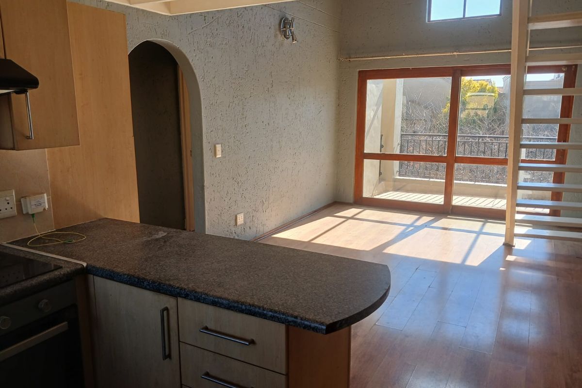 Two bedroom loft apartment - Photo 4