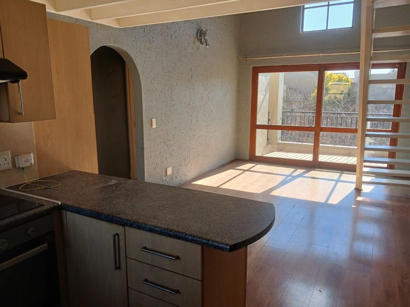 Two bedroom loft apartment - Photo 4