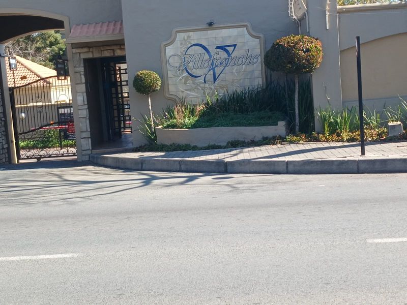 Two bedroom loft apartment - Photo 2