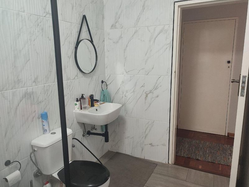 Modern Urban Living in Prime Location - Photo 8