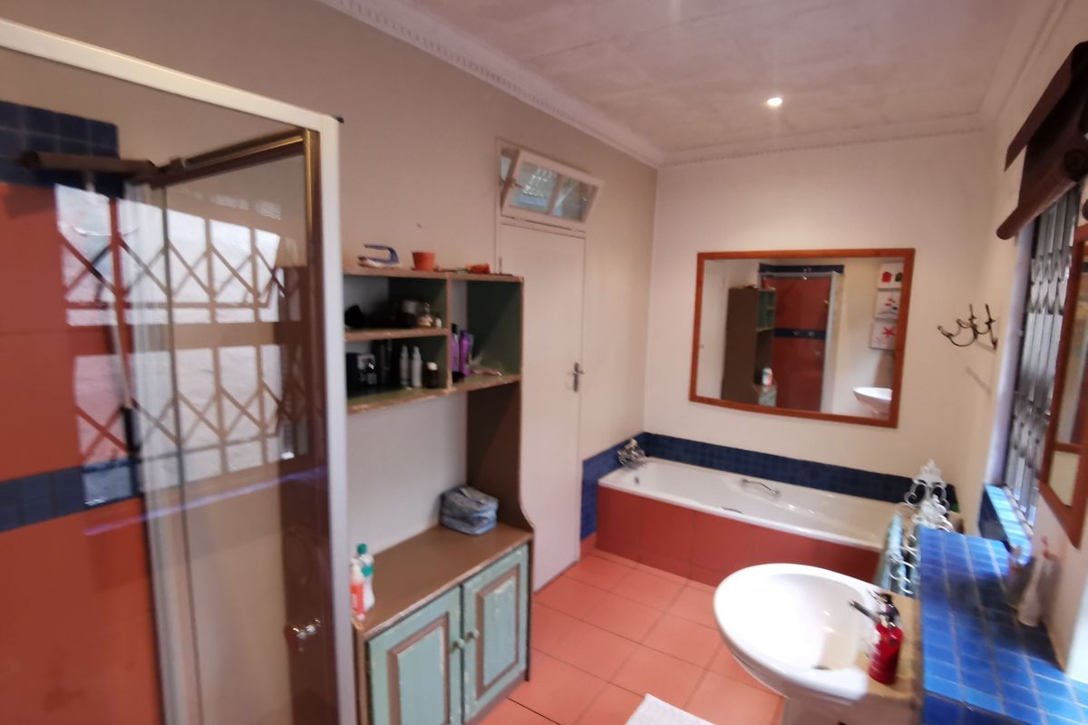 Exquisite 4-Bedroom Family Sanctuary with Panoramic views - Photo 5