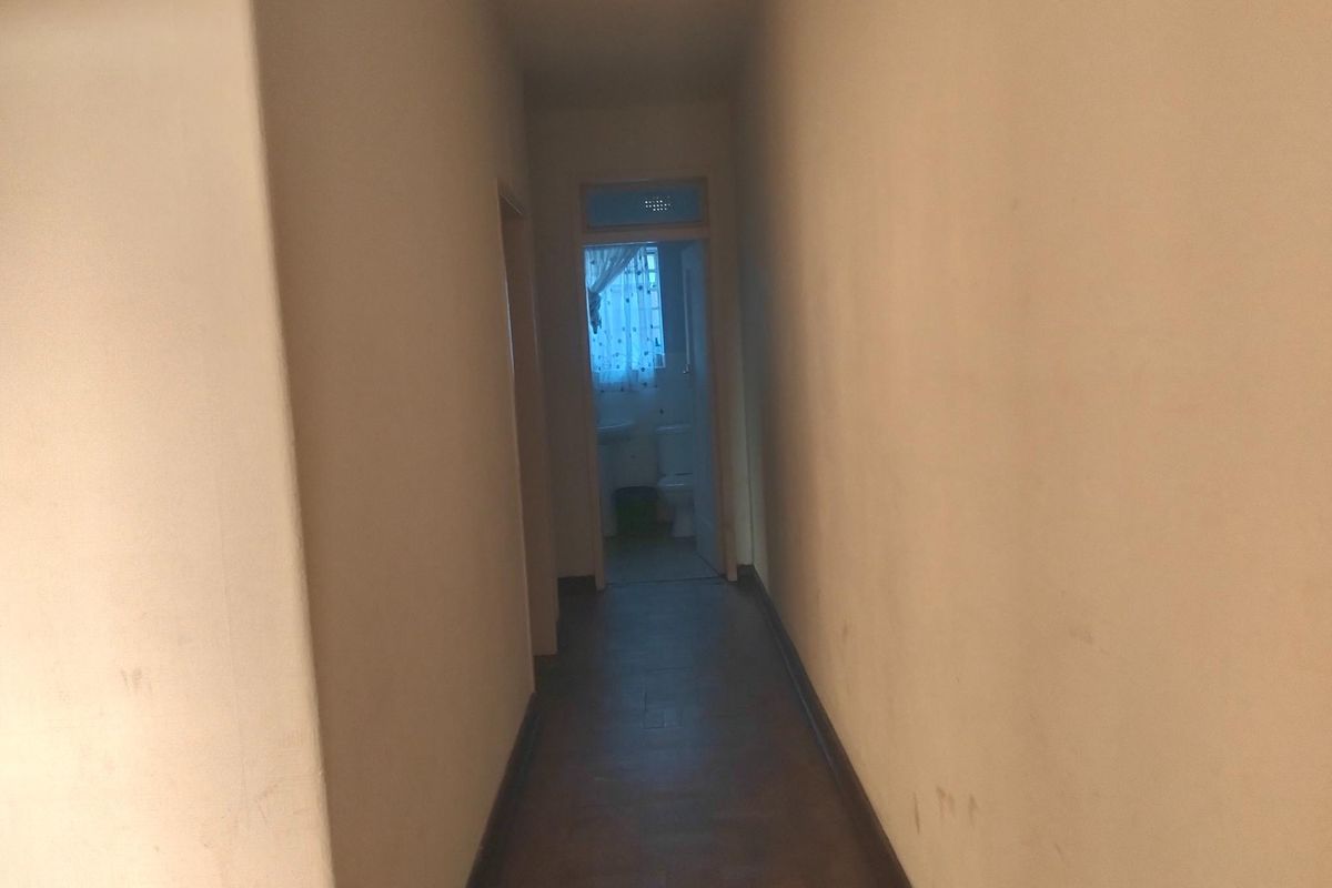 A 2 bedroomed apartment for sale - Photo 4