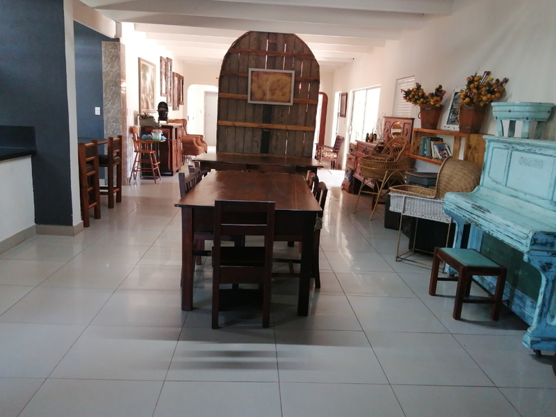 14 bedroom House in Bendor - Photo 5