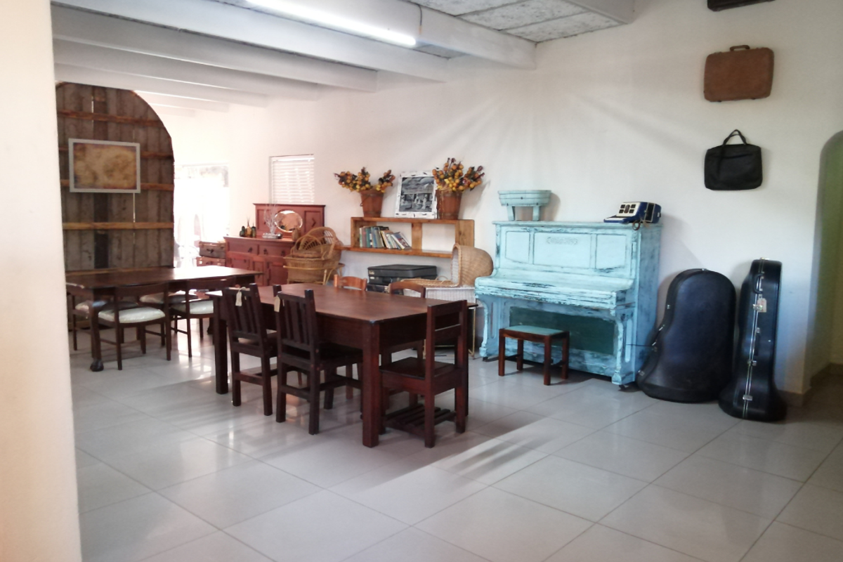 14 bedroom House in Bendor - Photo 3