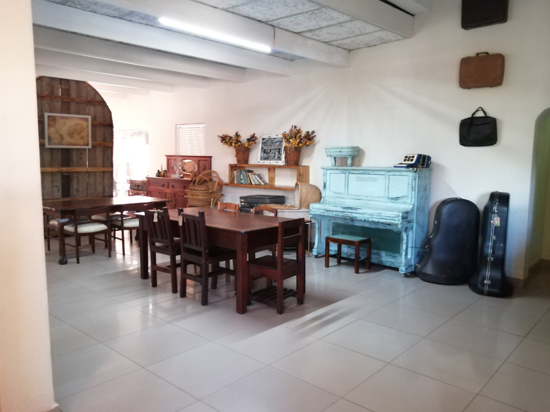 14 bedroom House in Bendor - Photo 3