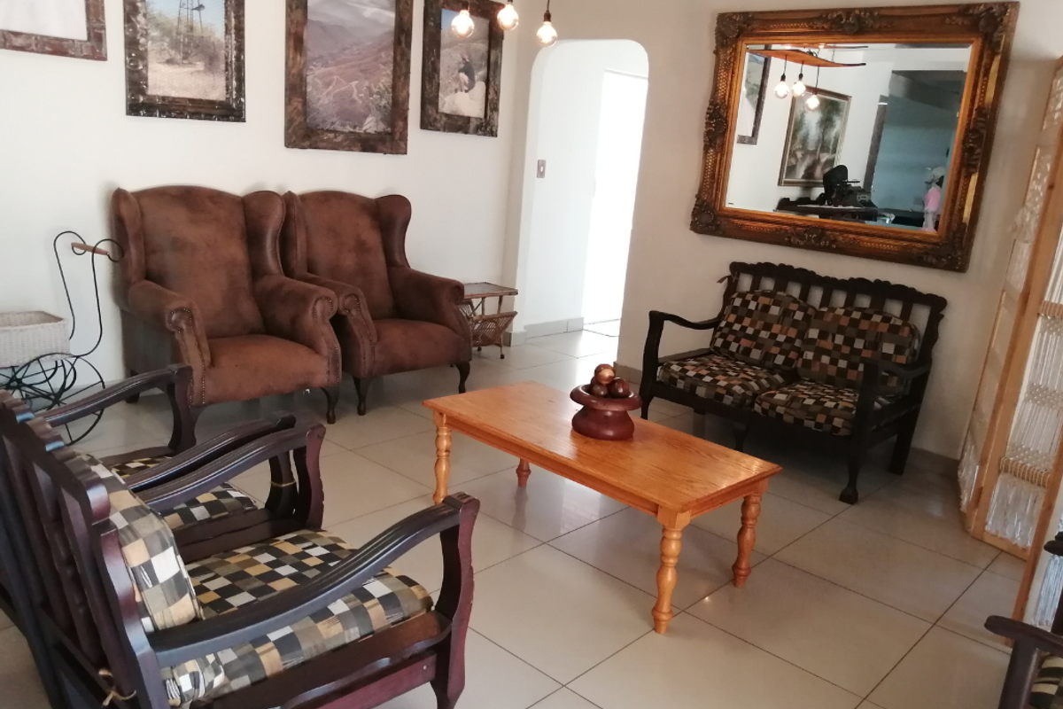 14 bedroom House in Bendor - Photo 4