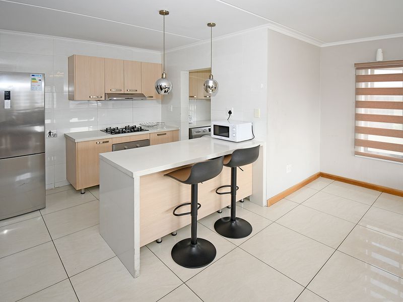 DOUBLE STOREY HOUSE FOR SALE IN LA MAISON ROYALE IN MIDRAND FOR R 2,800,000 - Photo 10