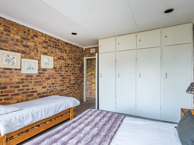 STUNNING WATERFRONT RETREAT.  HOLIDAY HOME OR AIRBnB OPPORTUNITY. **FULLY FURNISHED!!** - Photo 8