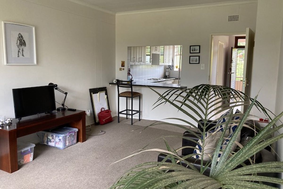 A TRUE GEM IN OERDER PARK! VERY AFFORDABLE. - Photo 3