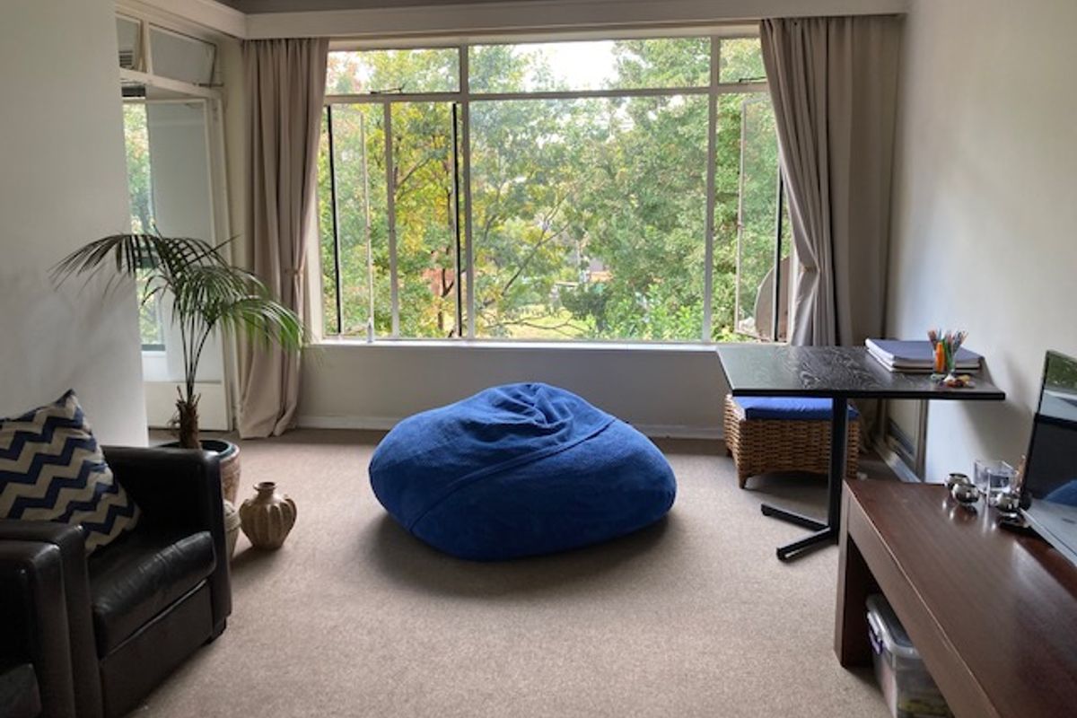 A TRUE GEM IN OERDER PARK! VERY AFFORDABLE. - Photo 4