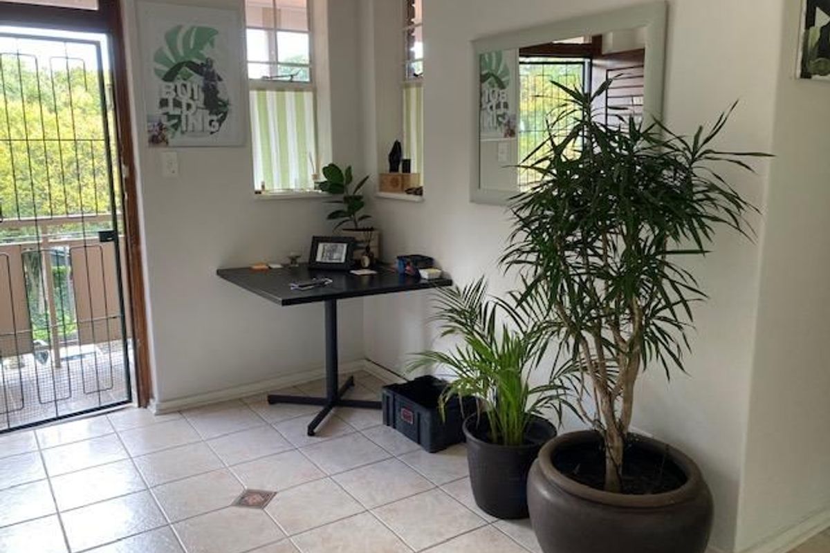 A TRUE GEM IN OERDER PARK! VERY AFFORDABLE. - Photo 2