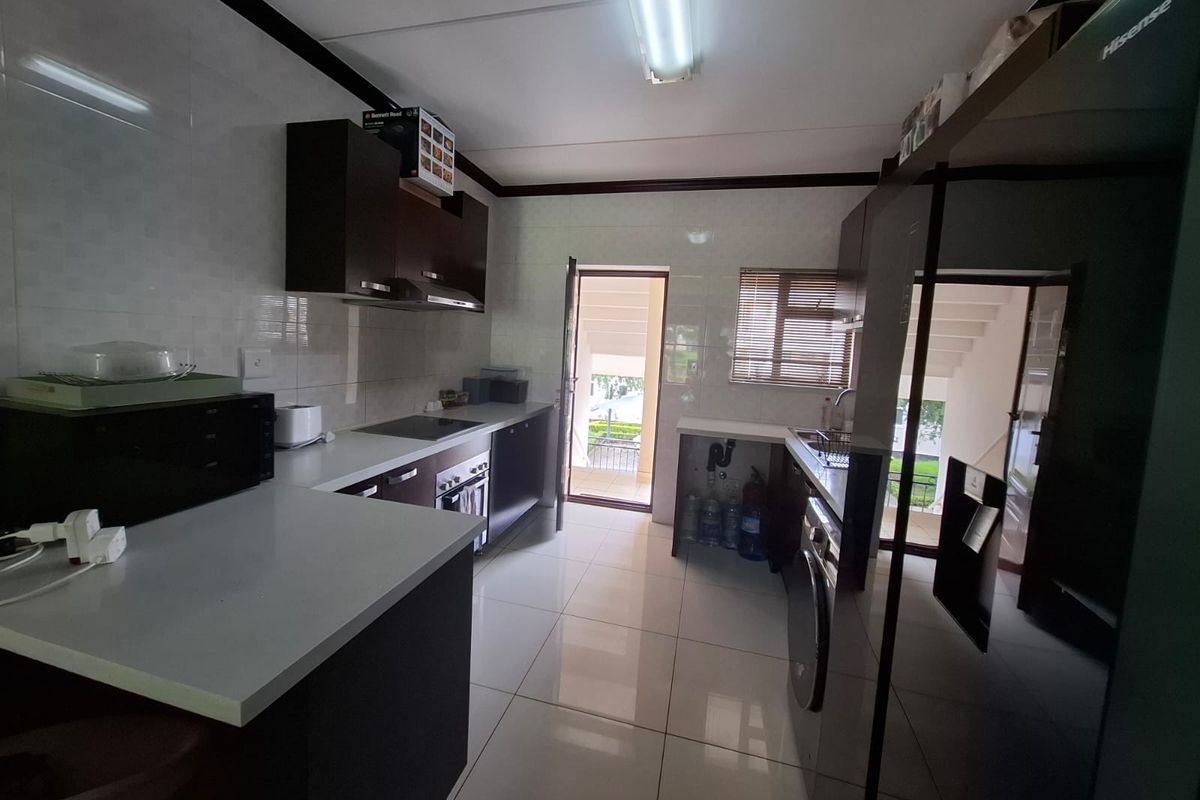 Secure Warm and Spacious – Ideal Starter Home - Photo 5