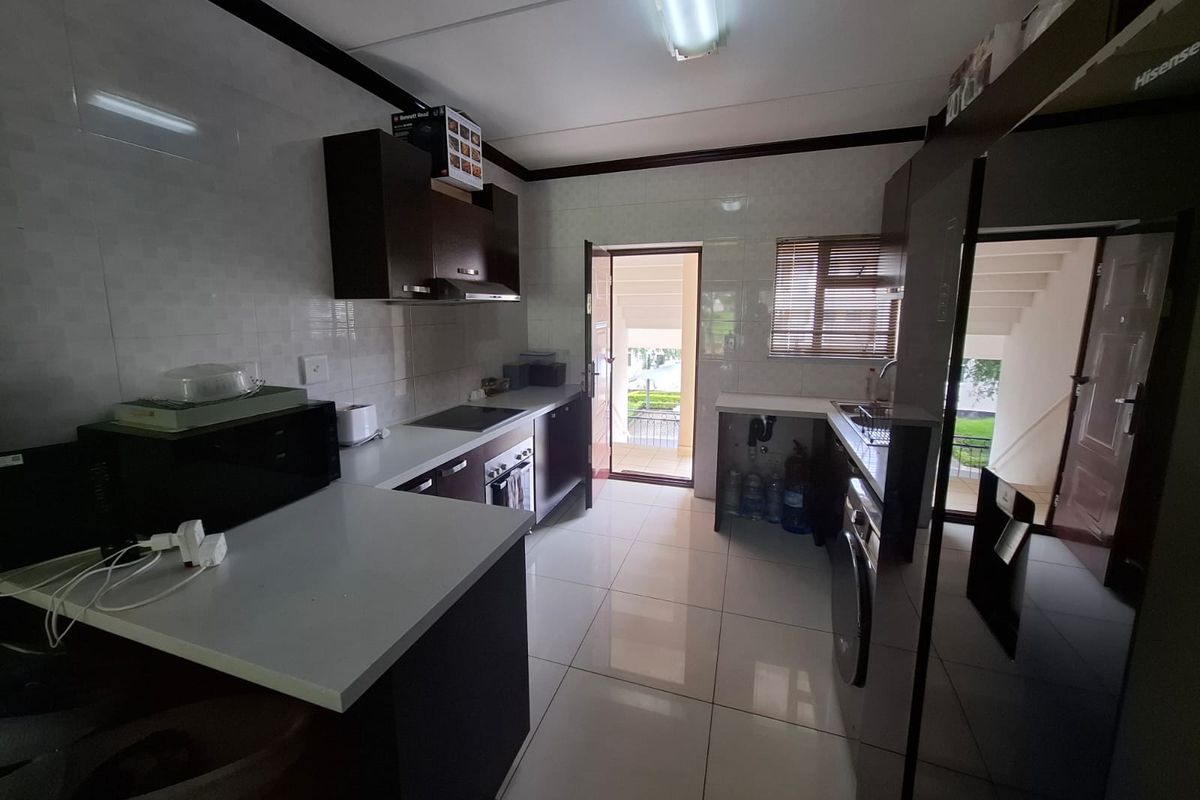 Secure Warm and Spacious – Ideal Starter Home - Photo 2