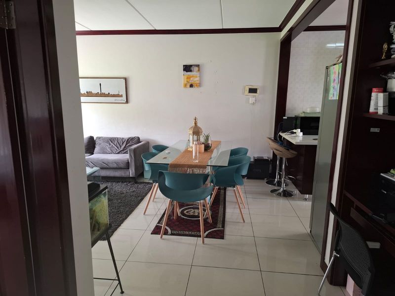 Secure Warm and Spacious – Ideal Starter Home - Photo 8