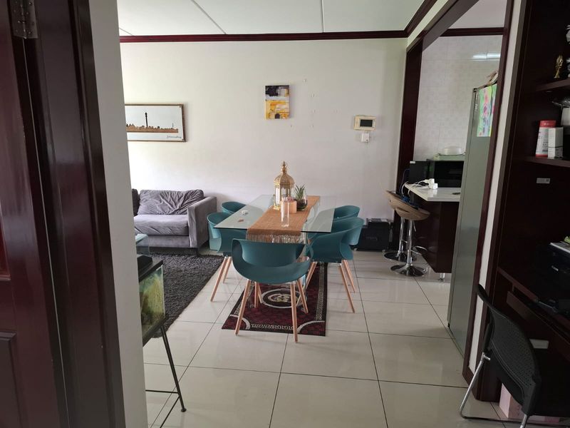 Secure Warm and Spacious – Ideal Starter Home - Photo 9