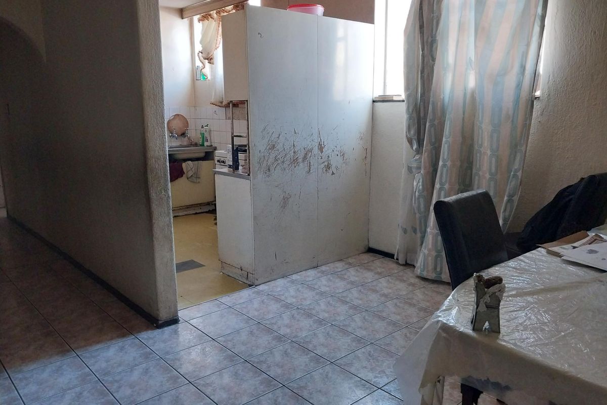 Investor Alert! Income-Generating Apartment Just Off Joe Slovo Drive - Photo 2